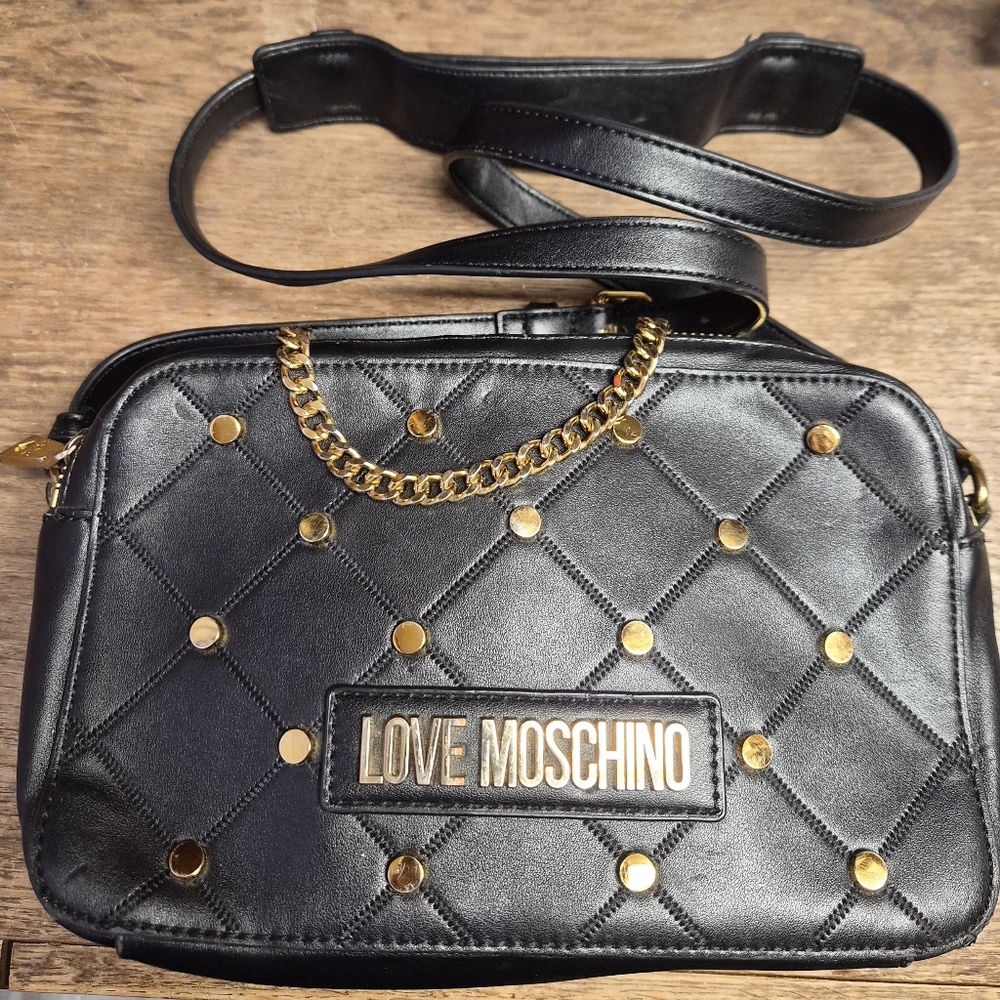 Love Moschino